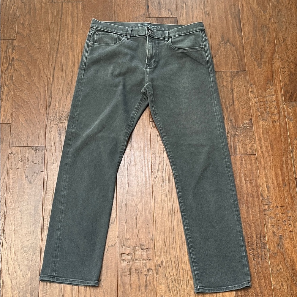 Banana Republic Men's Gray Slim Traveler Jeans 34/32